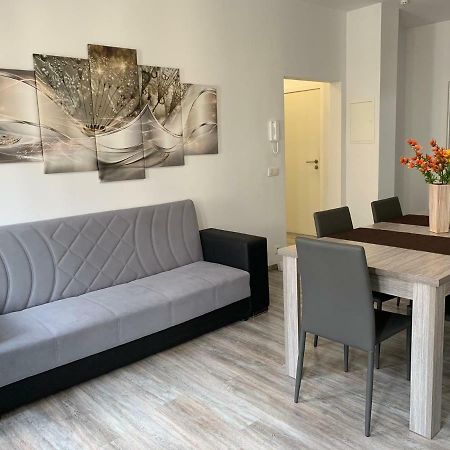 Modern Apartment Second Floor Bruselas Exterior foto
